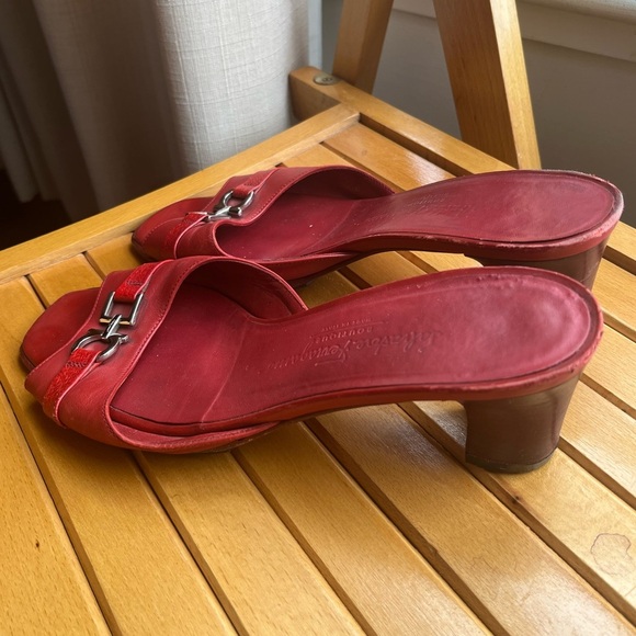 Salvatore Ferragamo “LENNOR”  Coral Leather Slide Mid Heel, Size 8.5 - Picture 12 of 16